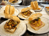 Barra de Pickles: Un Encuentro entre Sabor, Arte y Comunidad - The Passport Project